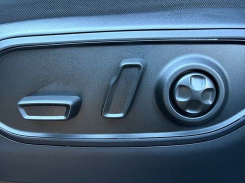 New 2026 Jeep Grand Cherokee Altitude image 13