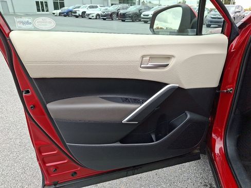 Certified 2022 Toyota Corolla Cross XLE image 14