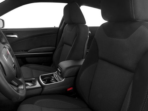 Used 2016 Dodge Charger SE w/ Blacktop Package RWD image 11