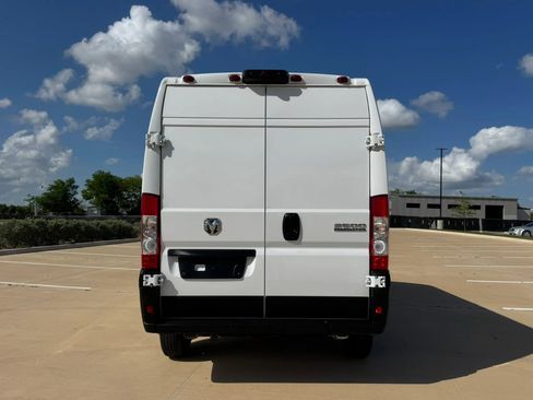 Used 2025 RAM ProMaster 2500 w/ Convenience Group image 5