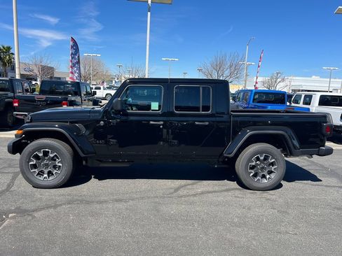New 2026 Jeep Gladiator Sport AWD/4WD image 3