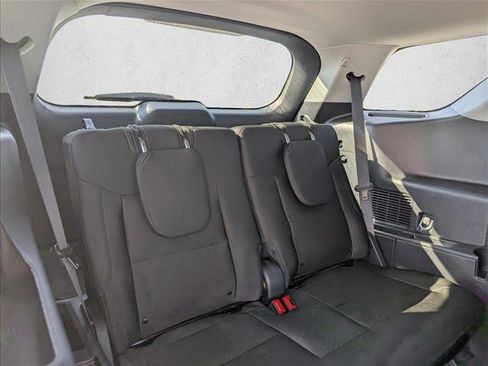 Used 2024 Ford Explorer XLT image 27