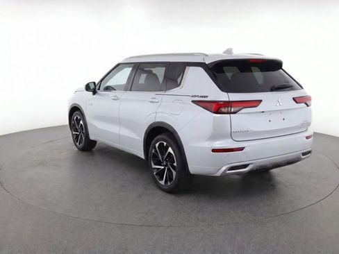 Used 2023 Mitsubishi Outlander SEL AWD/4WD image 4