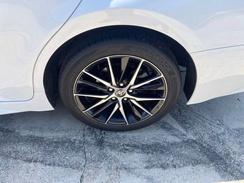 Used 2024 Toyota Camry SE FWD image 7