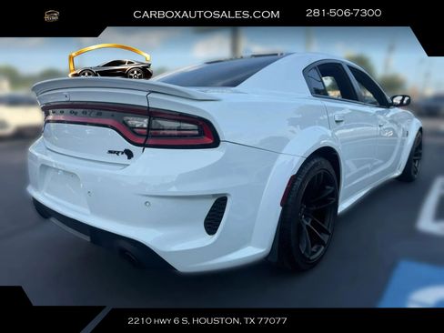 Used 2022 Dodge Charger SRT Hellcat w/ Carbon/Suede Interior Package RWD image 5