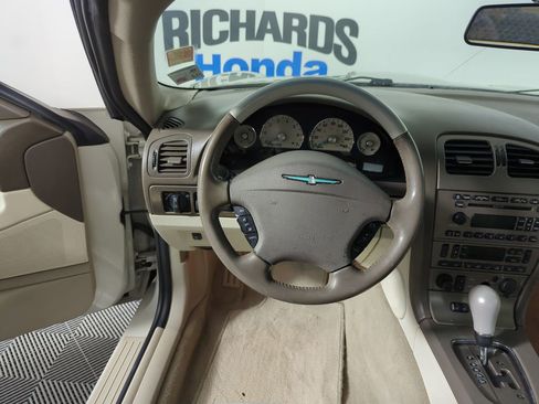 Used 2005 Ford Thunderbird 50th Anniversary RWD image 10