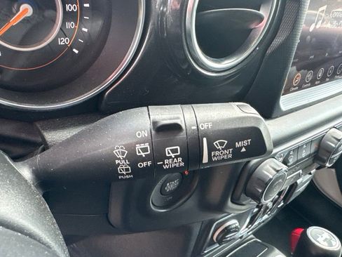 Used 2023 Jeep Wrangler Unlimited Sahara AWD/4WD image 40