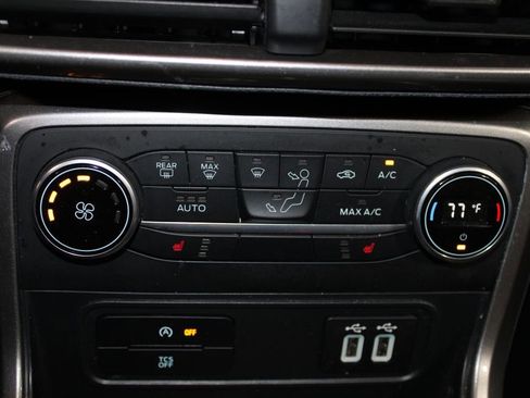 Used 2021 Ford EcoSport SE image 28