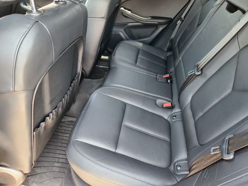 Used 2023 Porsche Macan AWD/4WD image 29