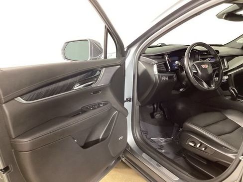 Used 2020 Cadillac XT6 Premium Luxury FWD image 9