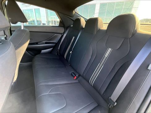 Used 2025 Hyundai Elantra Sport image 20