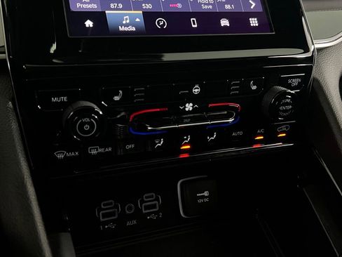 Used 2023 Jeep Grand Cherokee Altitude image 19