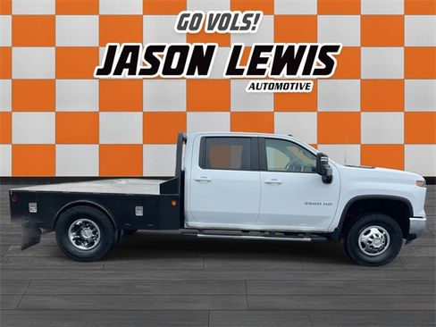 Used 2024 Chevrolet Silverado 3500 LT image 2