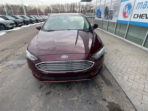 Used 2018 Ford Fusion SE image 3