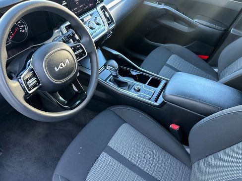 Used 2023 Kia Sorento LX image 11