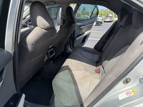 Used 2018 Toyota Camry LE FWD image 21