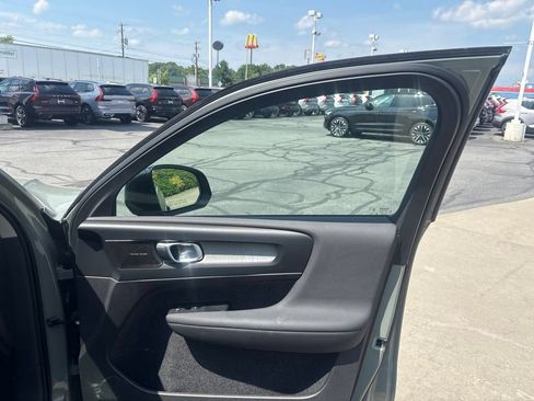 Used 2024 Volvo XC40 B5 Plus w/ Protection Package Premier AWD/4WD image 30