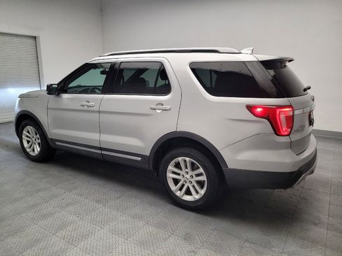 Used 2016 Ford Explorer XLT w/ Equipment Group 201A FWD image 3