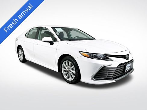 Used 2024 Toyota Camry LE image 1