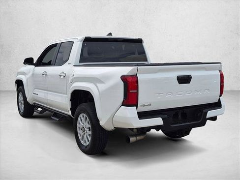 Used 2024 Toyota Tacoma SR5 AWD/4WD image 8