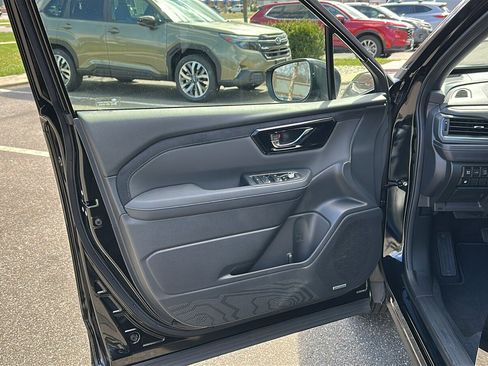 Certified 2025 Subaru Forester Limited image 8