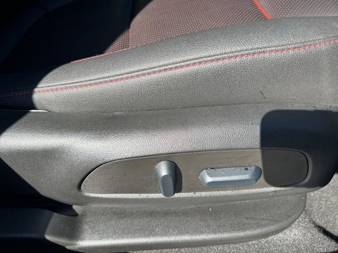 Used 2023 Chevrolet Blazer RS image 20