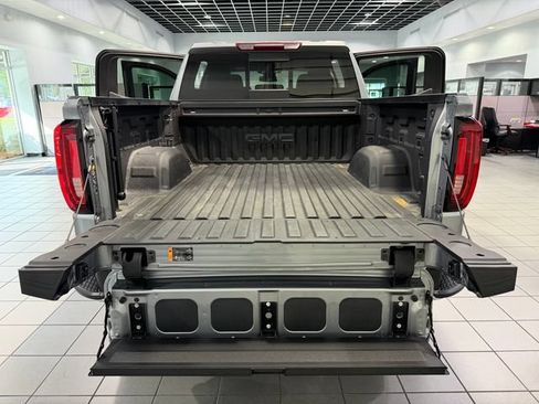 Used 2023 GMC Sierra 1500 SLT w/ SLT Premium Plus Package AWD/4WD image 11