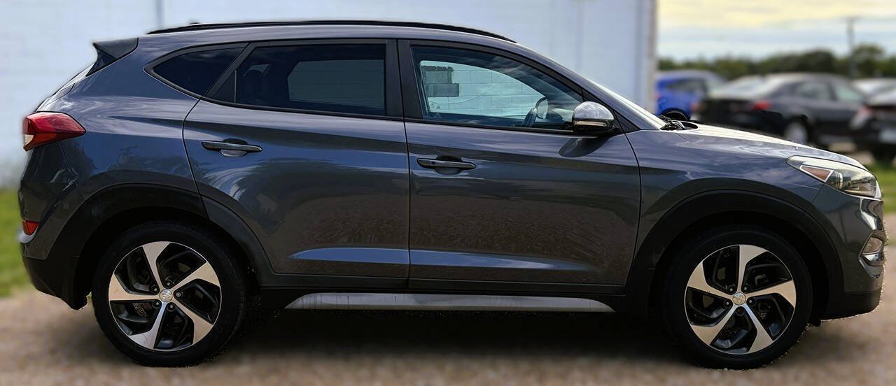 Used 2018 Hyundai Tucson Value w/ Cargo Package FWD image 5