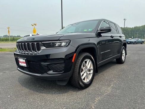 Used 2025 Jeep Grand Cherokee Laredo X w/ Luxury Tech Group I AWD/4WD image 35