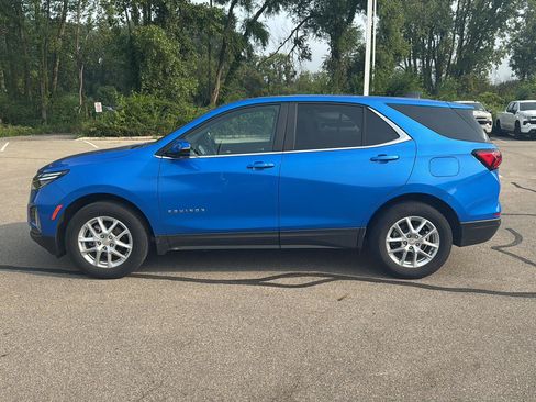 Used 2024 Chevrolet Equinox LT AWD/4WD image 2