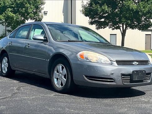 Used 2008 Chevrolet Impala LT FWD image 2