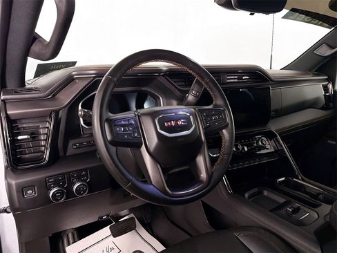 Used 2024 GMC Sierra 2500 AT4 w/ AT4 Premium Plus Package image 9