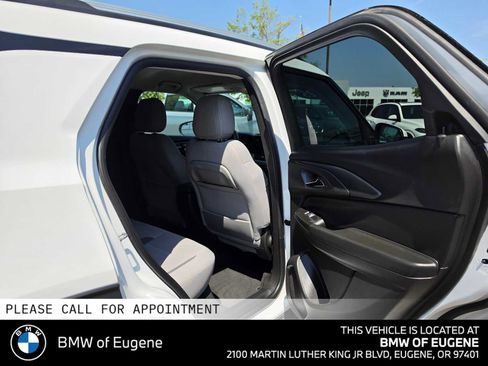 Used 2025 Chevrolet TrailBlazer LT AWD/4WD image 14