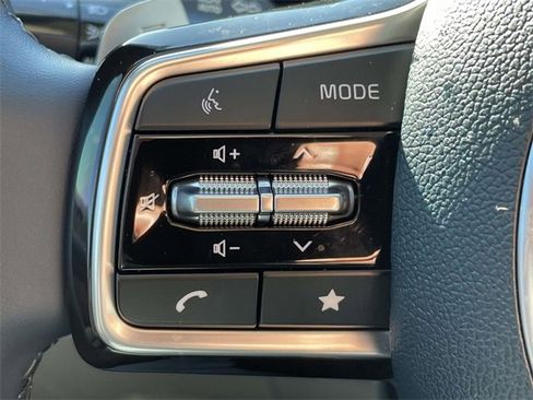 Certified 2026 Kia Carnival SX image 32