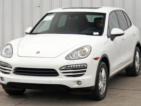 Used 2014 Porsche Cayenne image 44