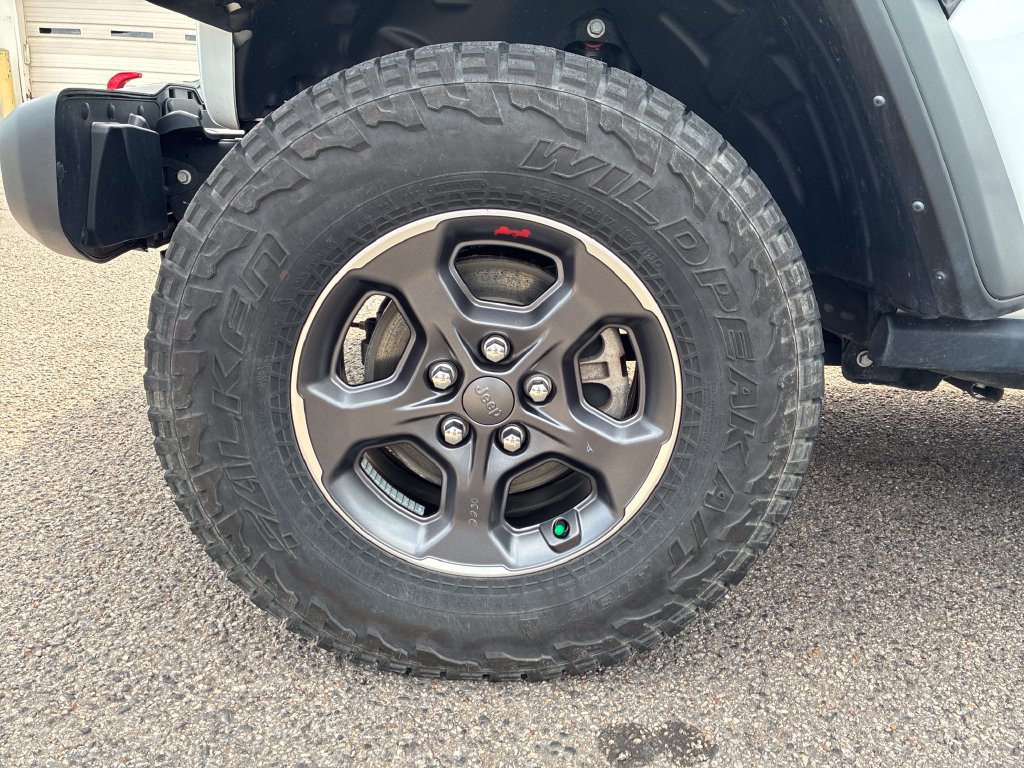 Used 2023 Jeep Gladiator Rubicon w/ Cold Weather Group AWD/4WD image 16