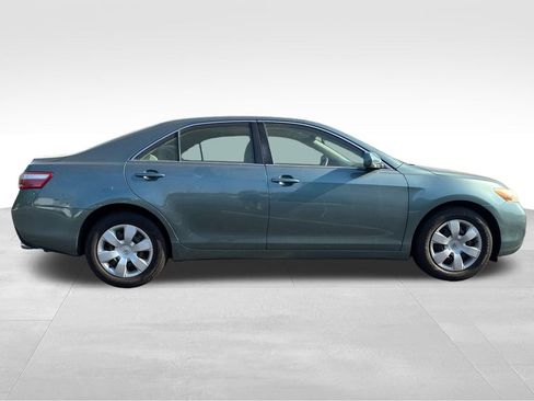 Used 2009 Toyota Camry LE FWD image 6
