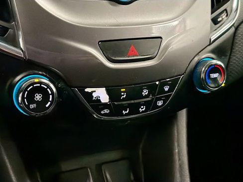 Used 2017 Chevrolet Cruze LT image 13