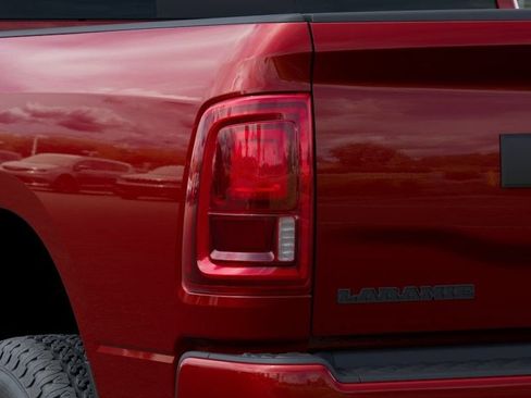 New 2026 RAM 2500 Laramie AWD/4WD image 9