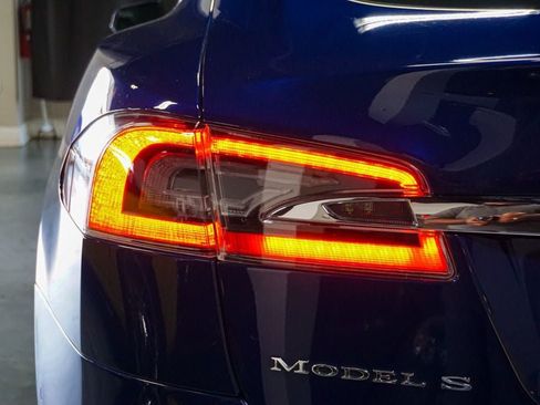 Used 2018 Tesla Model S AWD image 64