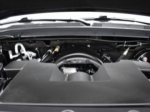 Used 2020 Chevrolet Suburban Premier image 13