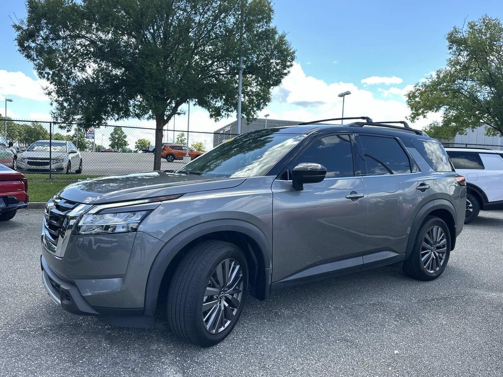 Used 2023 Nissan Pathfinder SL w/ SL Premium Package AWD/4WD image 10