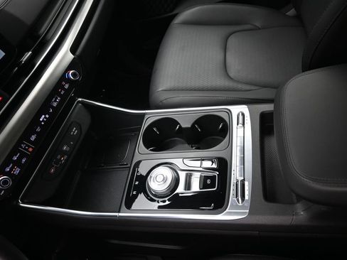 Used 2025 Kia Carnival SX Prestige FWD image 19