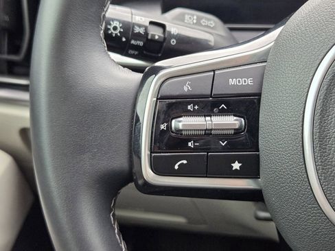 Certified 2025 Kia Sorento EX image 26
