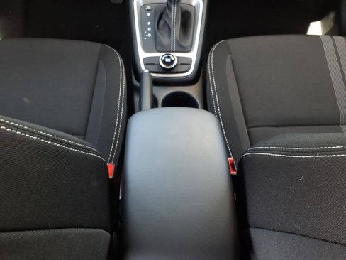 Certified 2025 Hyundai Venue SEL FWD image 18