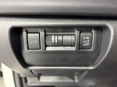 Used 2025 Subaru Forester Premium AWD/4WD image 28