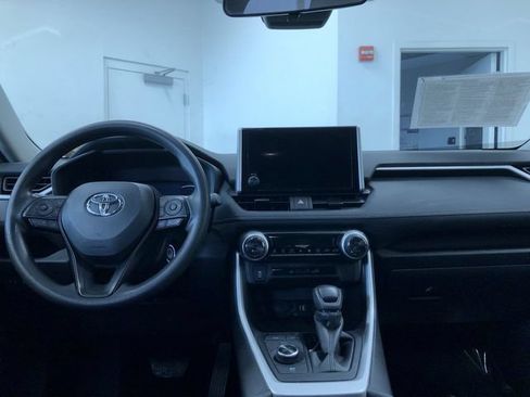 Used 2025 Toyota RAV4 LE AWD/4WD image 18