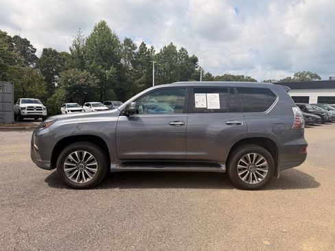 Used 2020 Lexus GX 460 Luxury w/ Accessory Package AWD/4WD image 2