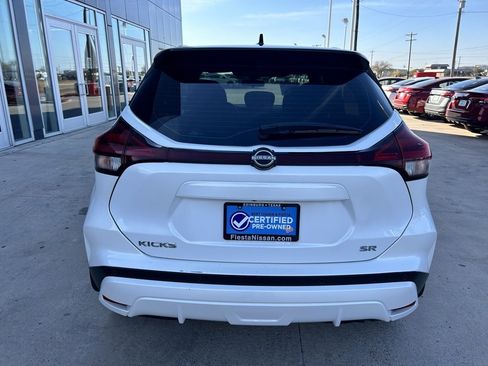Certified 2022 Nissan Kicks SR image 6