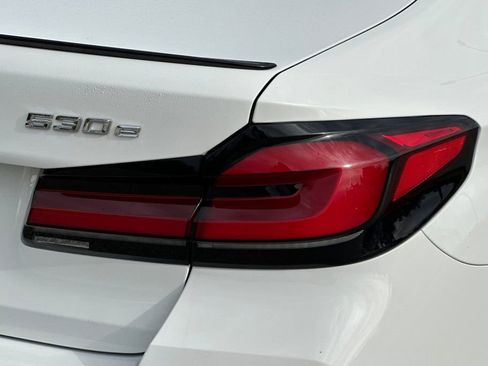 Used 2023 BMW 530e w/ M Sport Package image 32